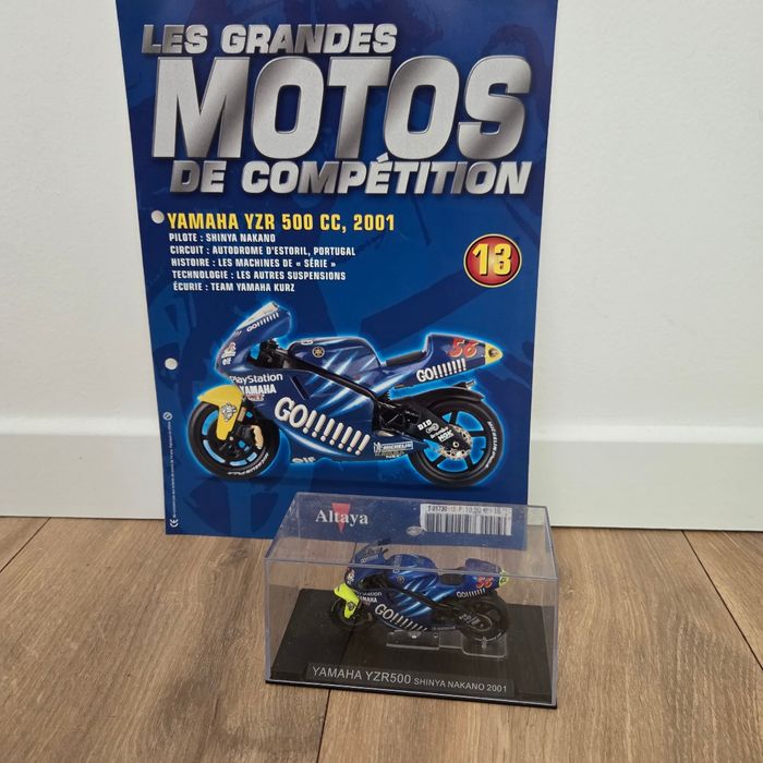 Moto 1:24 avec socle, vitrine et fascicule - photo numéro 3
