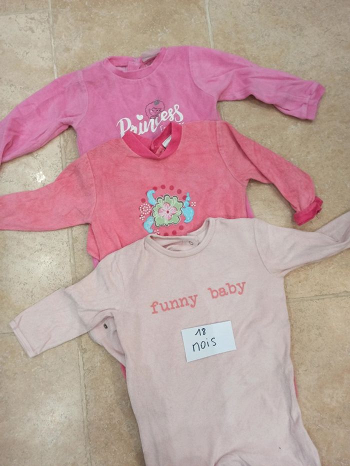 Lot pyjamas hiver en taille 18 mois