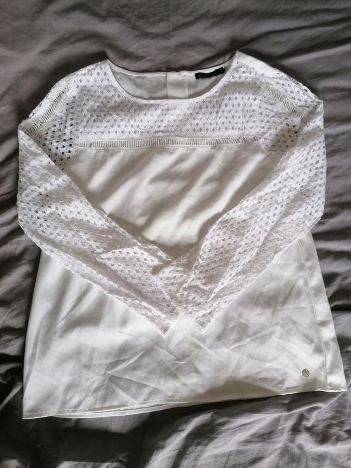 T-shirt blanc fin avec dentelle