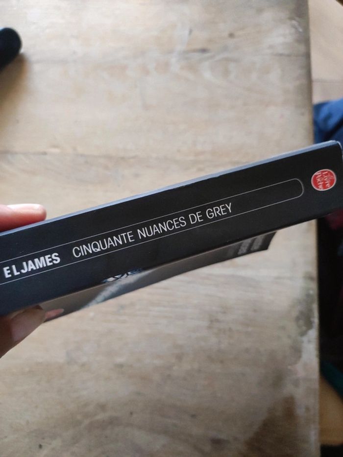 Livre cinquante nuances de grey - photo numéro 2