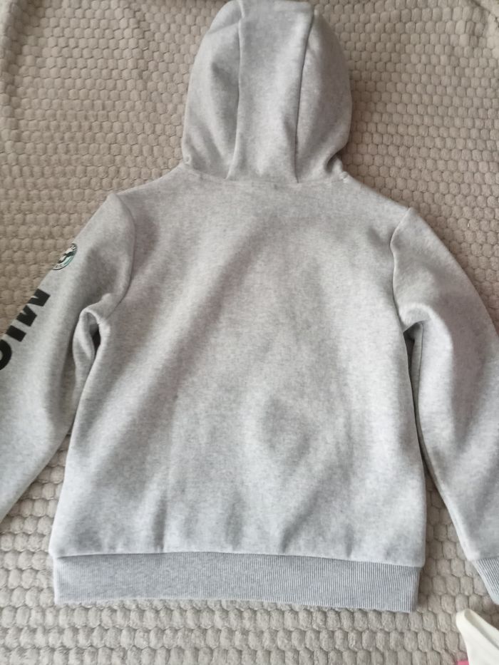 Pull Mickey 8 ans - photo numéro 7