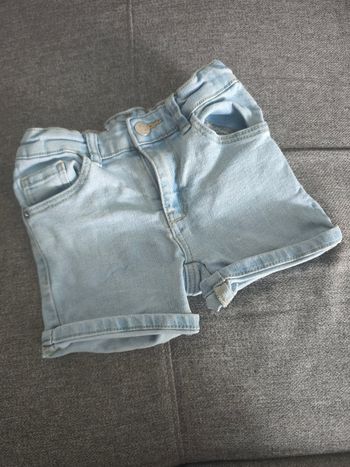 Short 4 ans