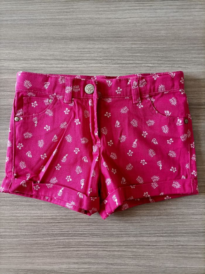 Short sergent major rose fuchsia 4 ans