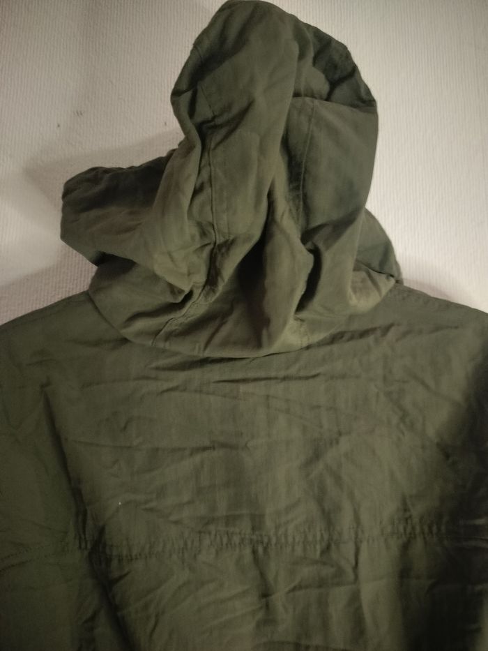 Petit gilet Bershka de sport kaki crop top - photo numéro 8