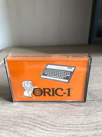 Jeux vidéo vintage ordinateur atmos Oric 1 , cassette de démonstration