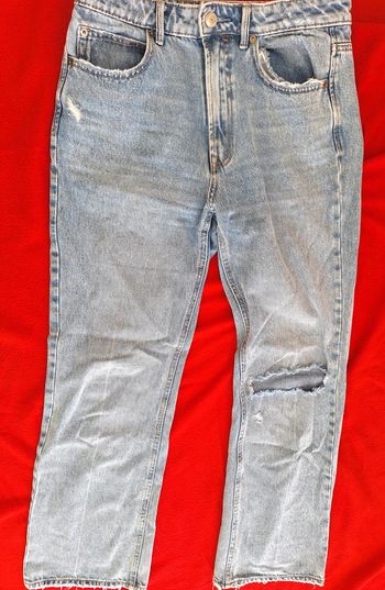 JEANS FLARE TROUE - TAILLE 40 - STRADIVARIUS