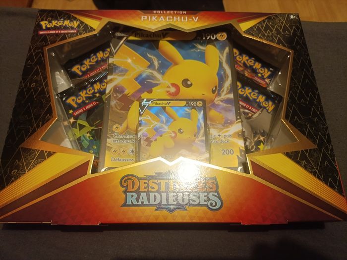 Coffret Pikachu v destinées radieuses