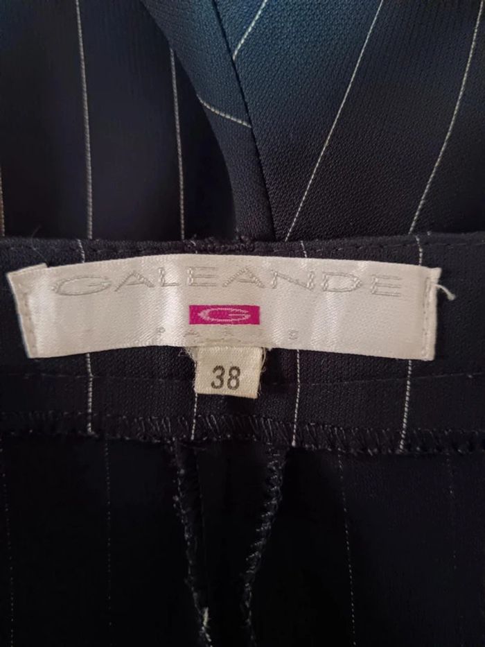 Ensemble tailleur blazer pantalon bleu marine rayures blanches - photo numéro 18