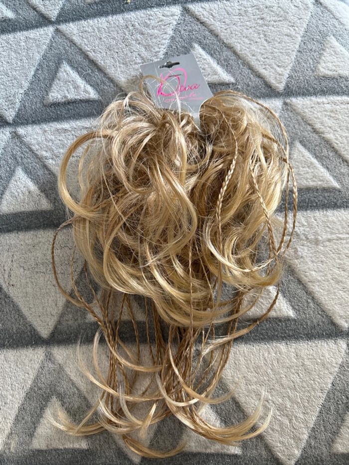 Diva extension chignon