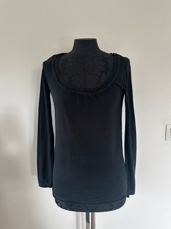 T-shirt noir manches longues