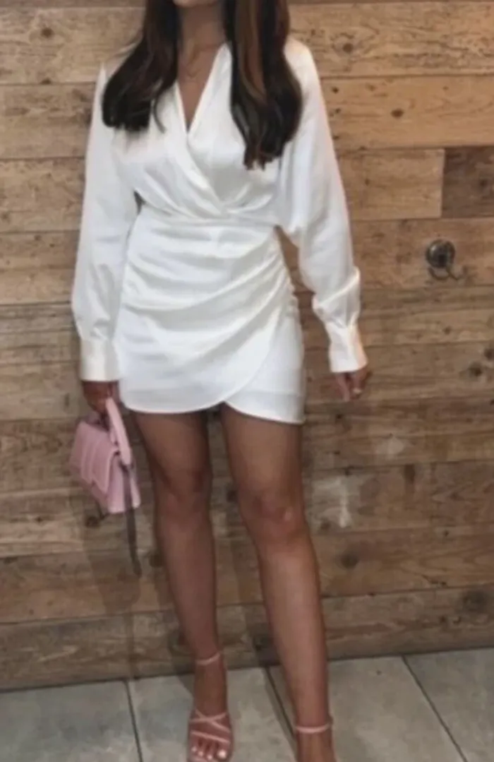 Belle robe satinée Zara col chemise drapé taille L. - photo numéro 2
