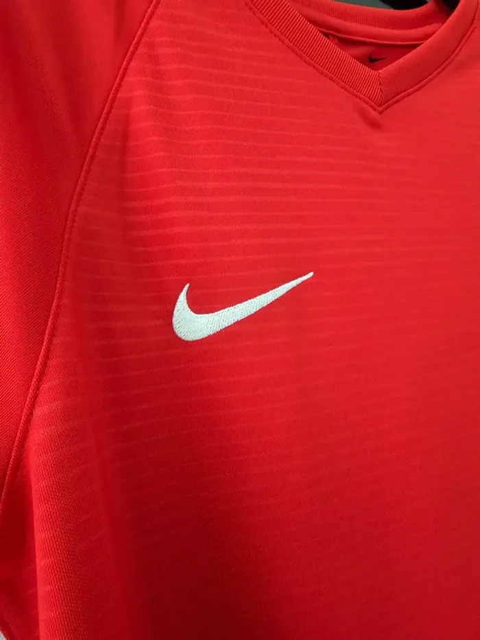 T-shirt nike Dri-FIT rouge xl 13/15ans sport football - photo numéro 4