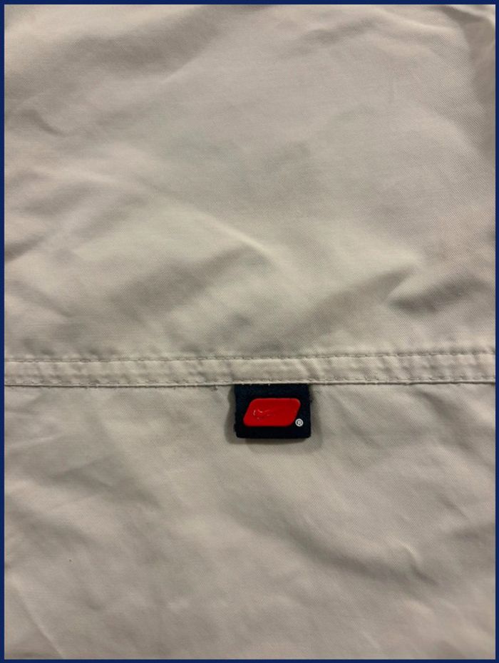 Short Nike Vintage y2k beige logo brodé noir Taille M - photo numéro 4