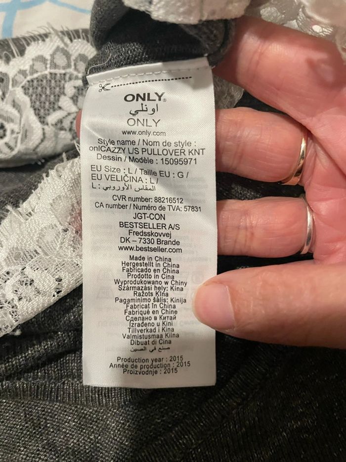 Pull gris à manches longues col rond dentelle blanc en bas neuf only taille L - photo numéro 8