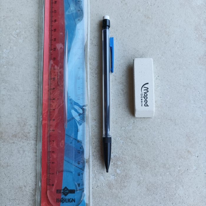 Lot de petites fournitures - photo numéro 2