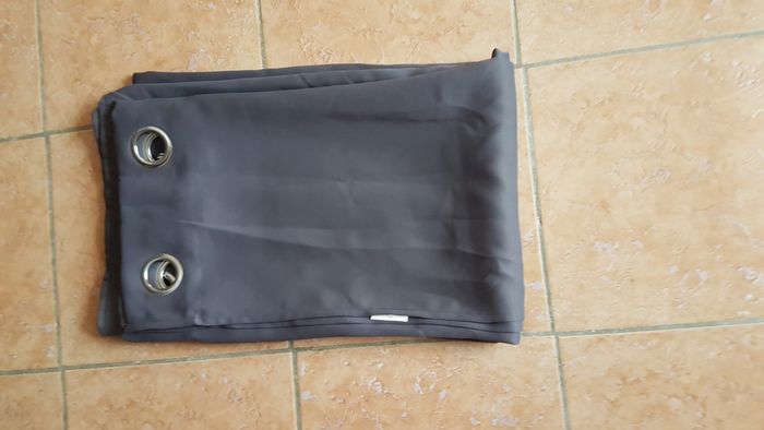 Rideau occultant uni 140 X 230 cm gris foncé