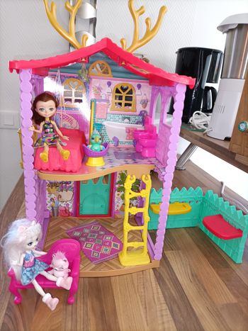 Maison Enchantimals avec mobilier et 4 figurines