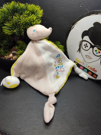 Doudou plat loup blanc beige vert Petits Bisous siplec patte Noeud Jaune Marron