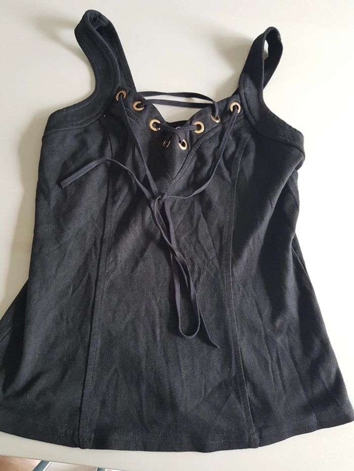 Top à lacets