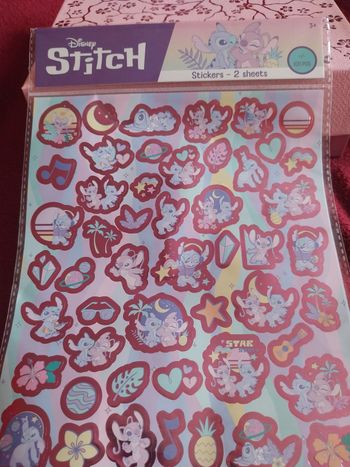 2 feuilles de stickers stitch et Angel