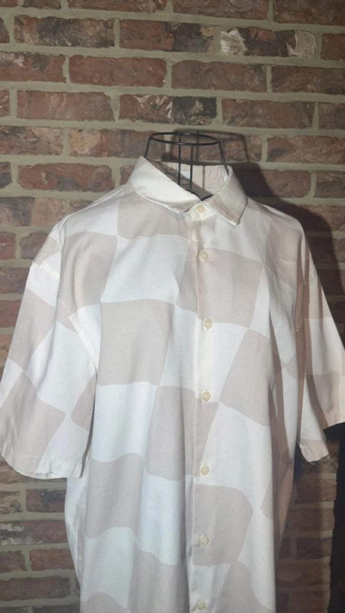 Chemise manches courtes beige et brune Bershka Taille S / 36 - photo numéro 4