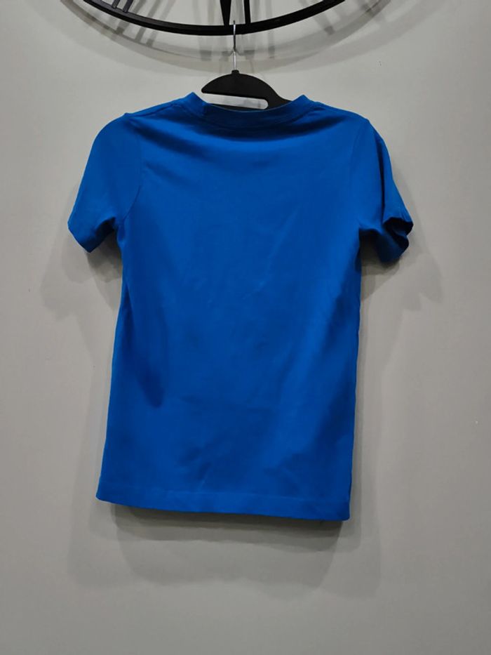 T shirt Nike taille 8 ans - photo numéro 3