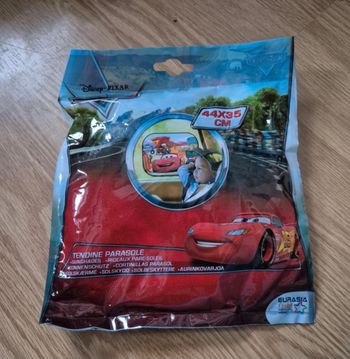 2 pares soleils Cars neuf