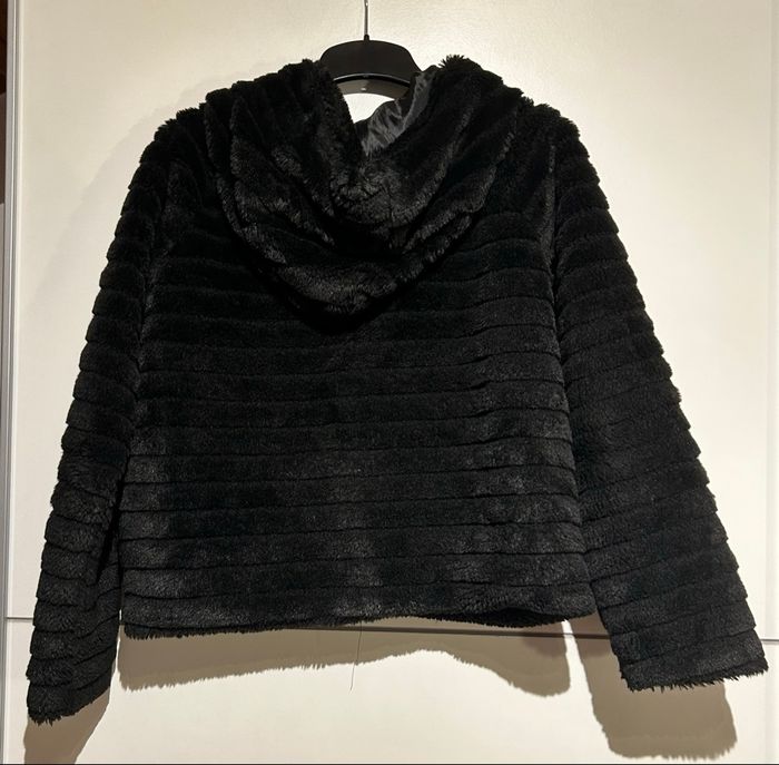 Manteau poilu noir – Lola Liza – Taille S – Très bon état - photo numéro 3