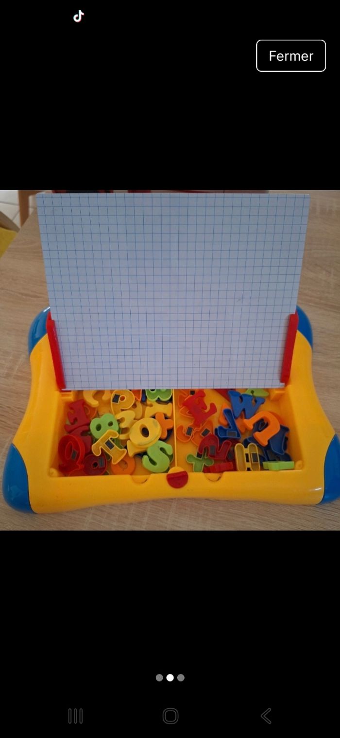 Tableau avec lettres aimantées - photo numéro 2