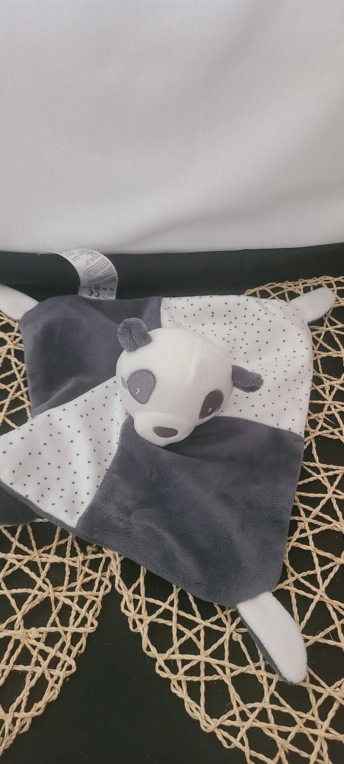Doudou Plat/Mouchoir Carré Tête De Panda Blanc Gris Foncé Pois - Gémo - photo numéro 6