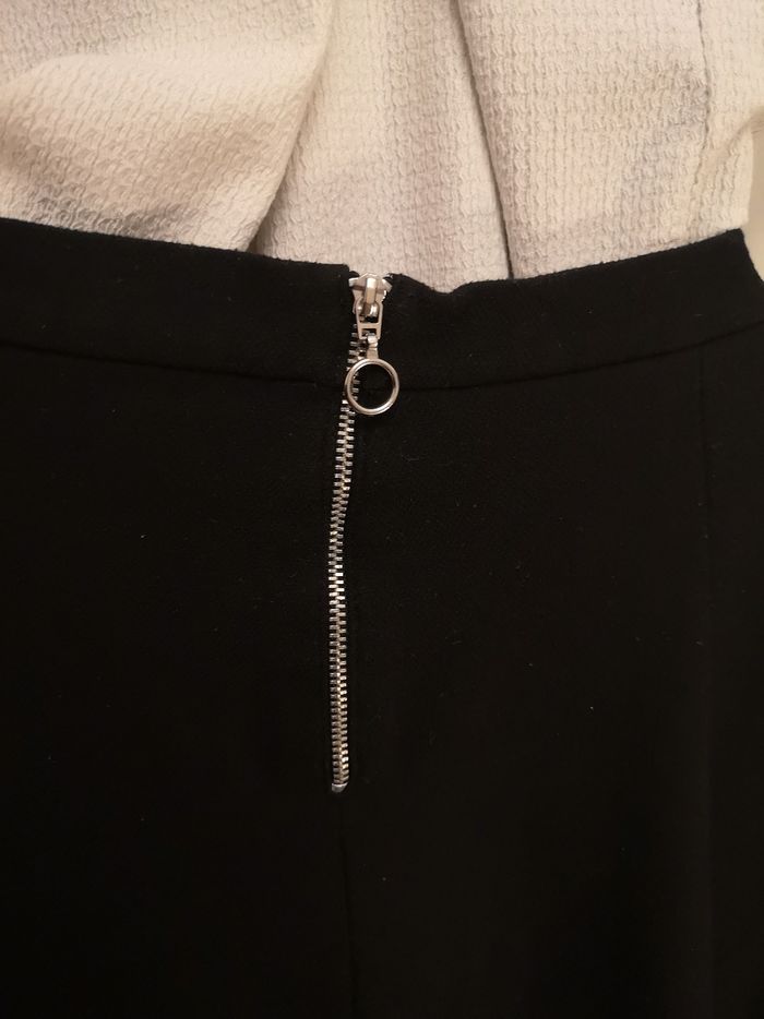 Jupe sous le genou - photo numéro 3