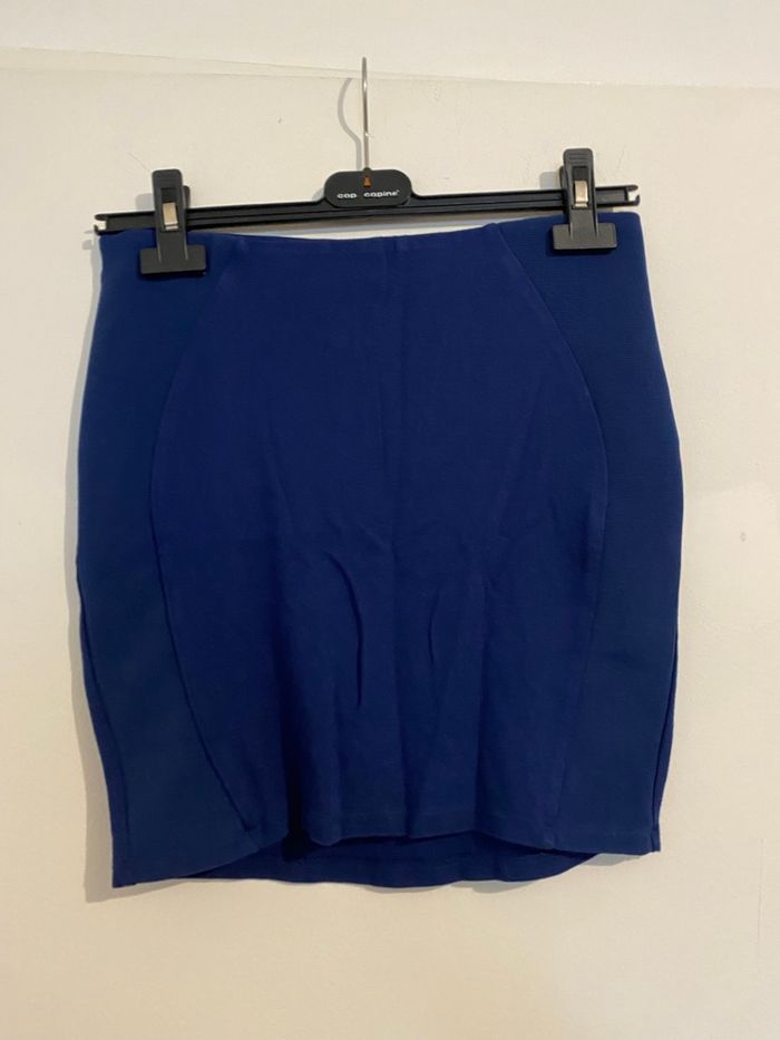 Jupe bleu marine moulante - photo numéro 2