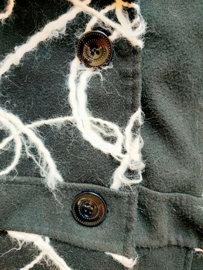 Manteau élégant noir à dessins blancs taille 42 marque cache cache - photo numéro 3