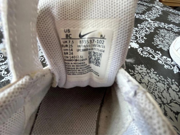 Baskets blanches NIKE 25 - photo numéro 3