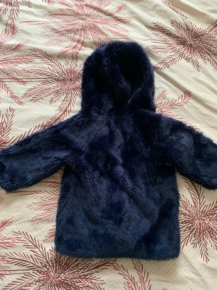 Veste manteau fourrure bleu marine  18/24mois - photo numéro 4