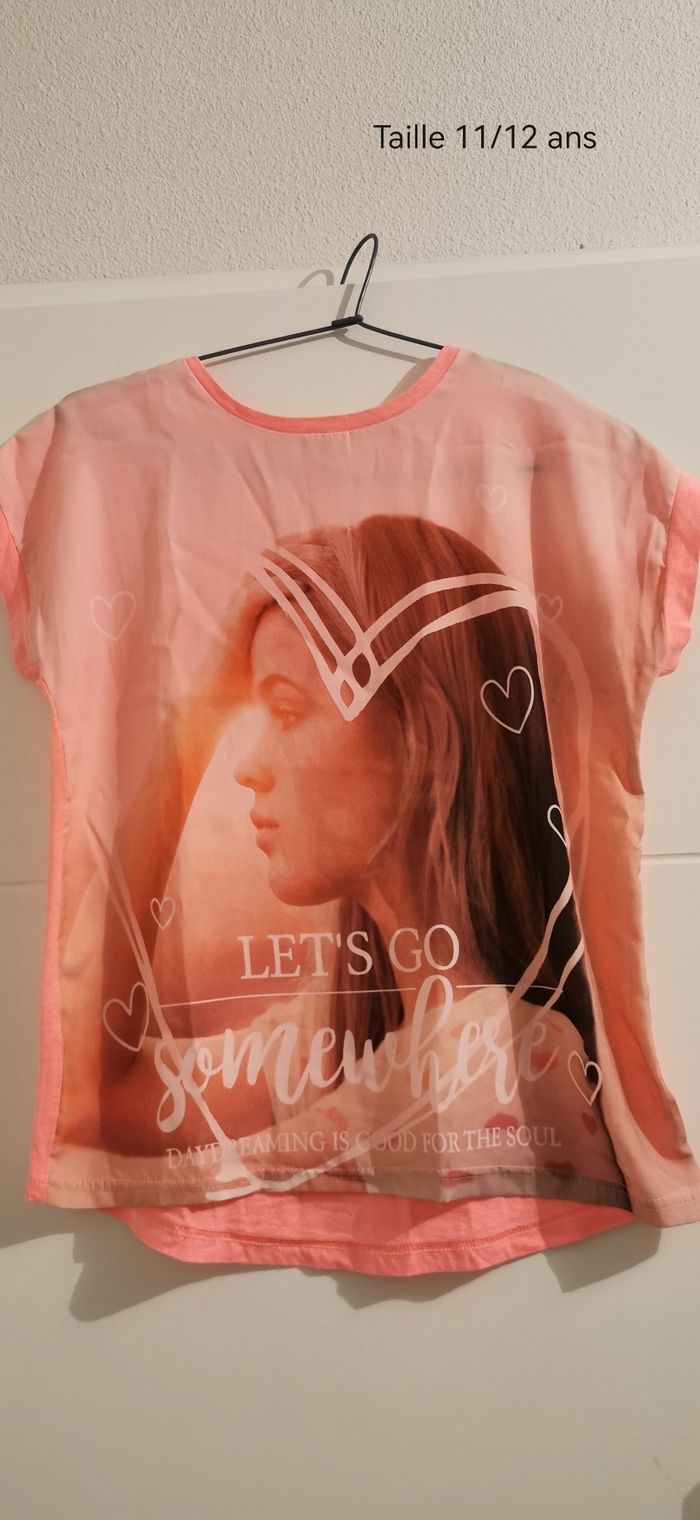 Tee shirt taille 11/12 ans