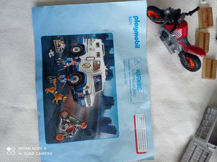 Playmobil 9371 fourgon blindé avec convoyeurs de fonds - photo numéro 9