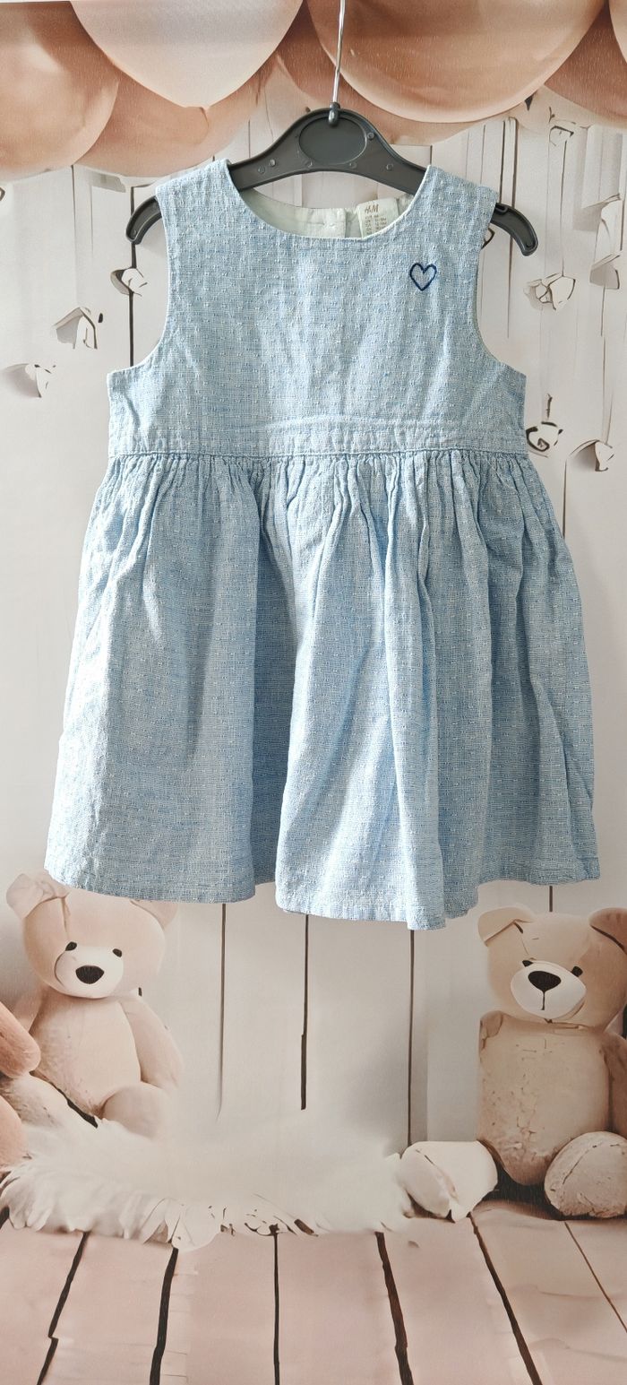 Robe sans manches bleue cœur H&M bébé fille 12-18 mois - photo numéro 2