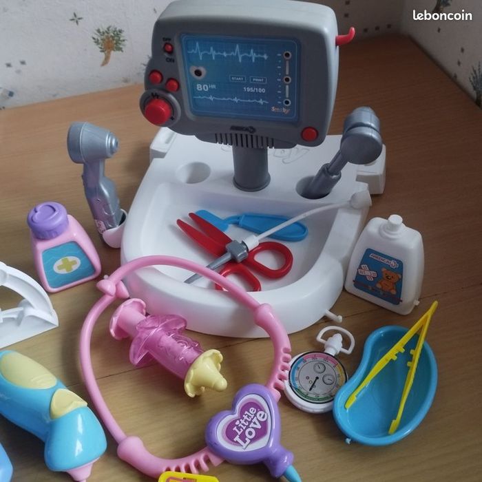 Accessoires de docteur et plateau sonores - photo numéro 2