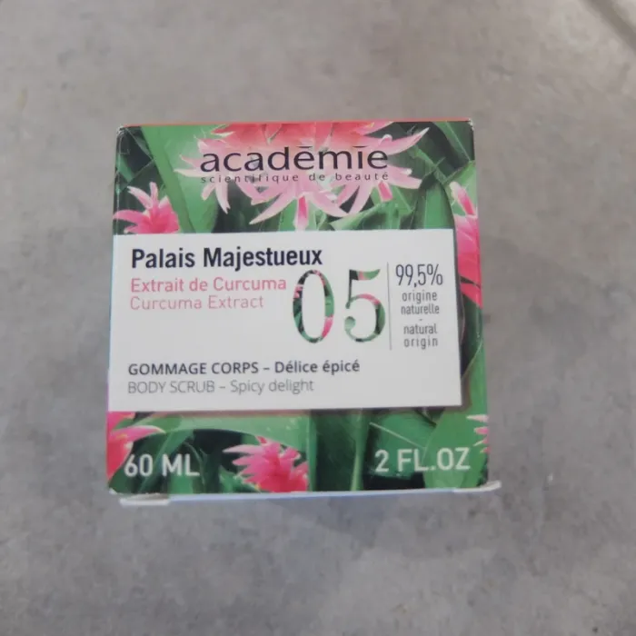 Lot gommage corps et crème mains - photo numéro 2