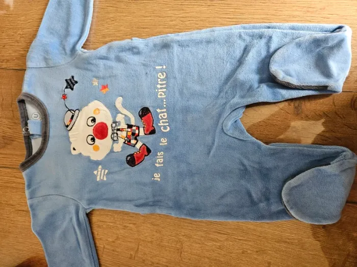 2 pyjamas velours 3mois - photo numéro 6