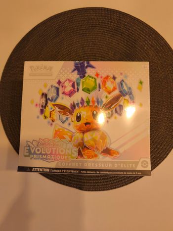 Coffret d'élite ETB Évolutions prismatiques 8.5 pokemon 