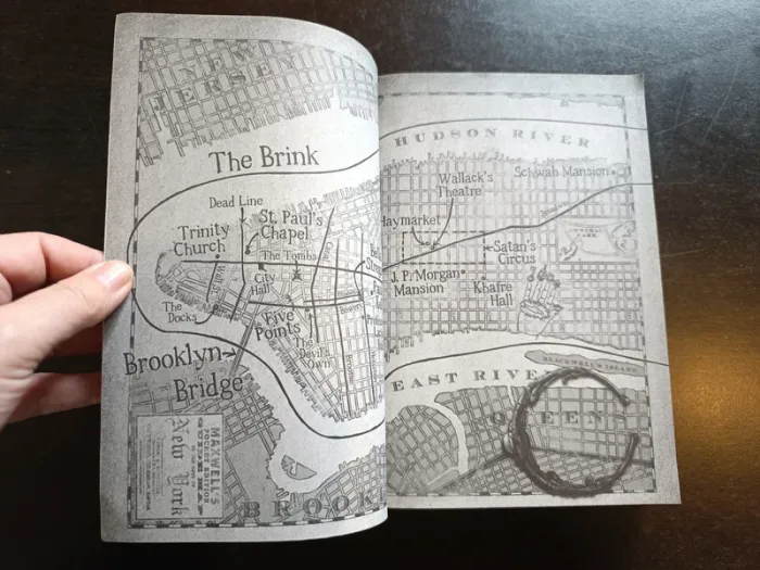 Livre THE LAST MAGICIAN - Lisa Maxwell - photo numéro 3