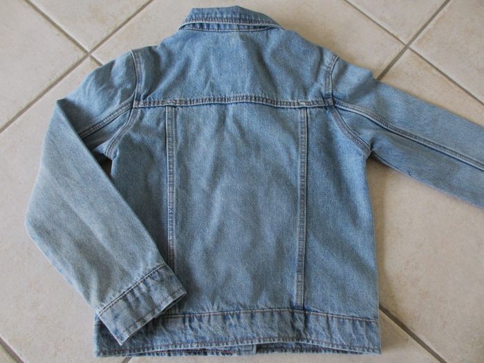 Veste en jean bleu clair fille Kiabi - 8 ans - photo numéro 4