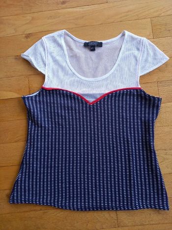Très joli haut chic Taille 36