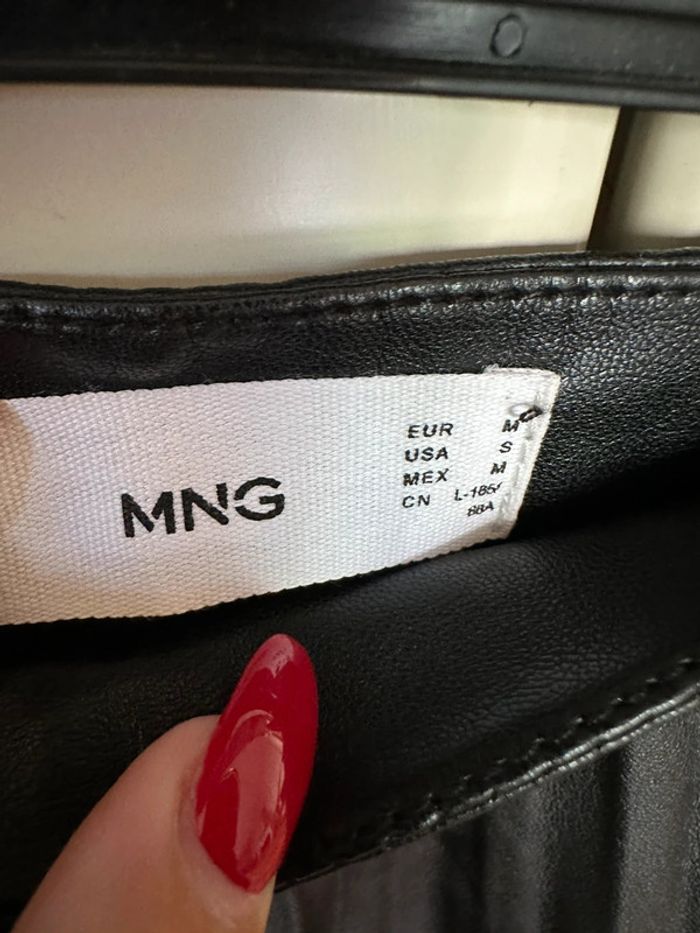 Jupe plissée en similicuir noir Mango M - photo numéro 2