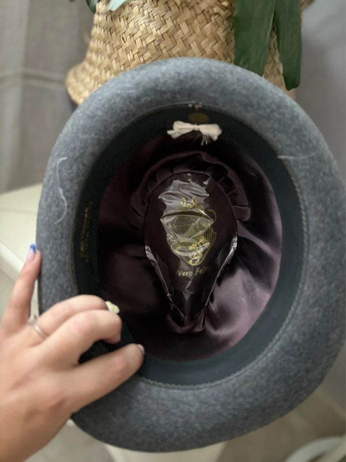 Chapeau de belle qualité - en laine - taille 57 - en très bon état - photo numéro 3