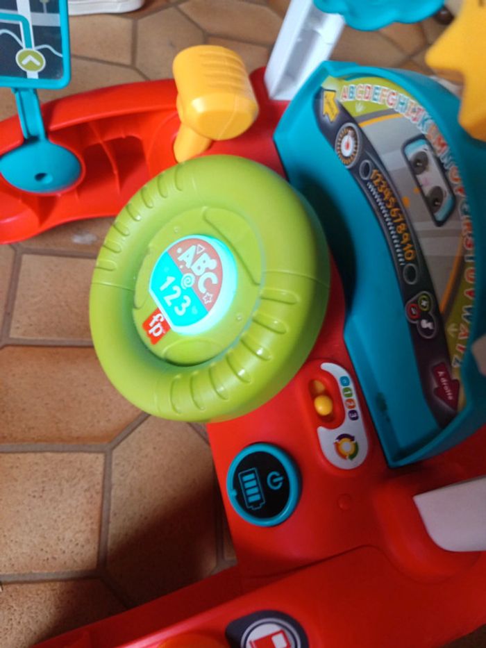 Trotteur Fisher Price valeur neuf plus de 45 euros - photo numéro 4