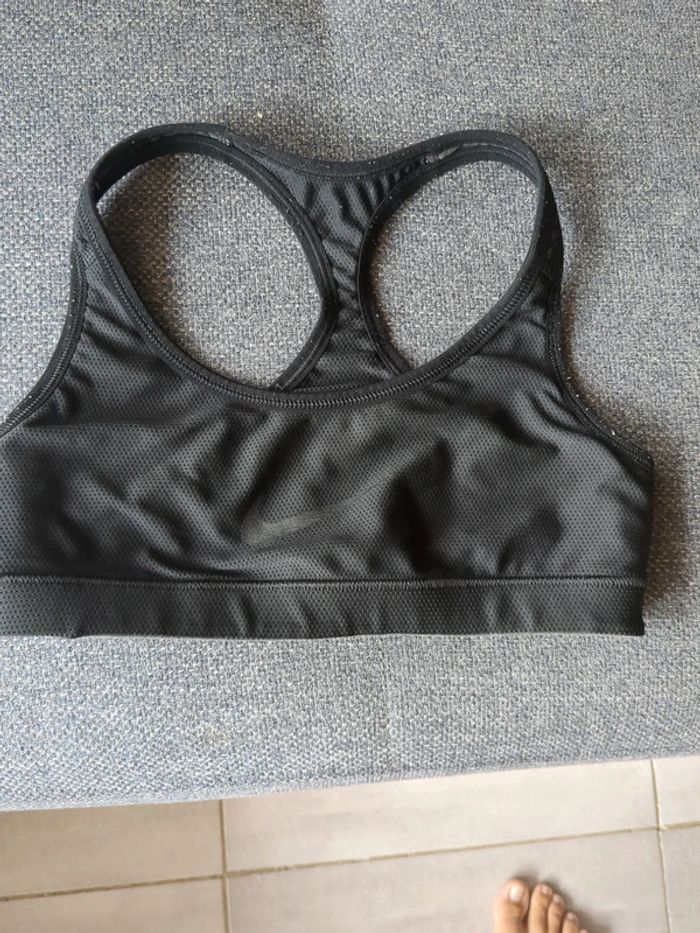 Brassière Nike réversible noire et grise 12 ans