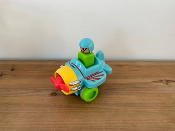 Avion pousse et roule Tomy